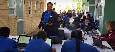 CuriosITy Workshops get Grade 11 Girls using Digital Tools
